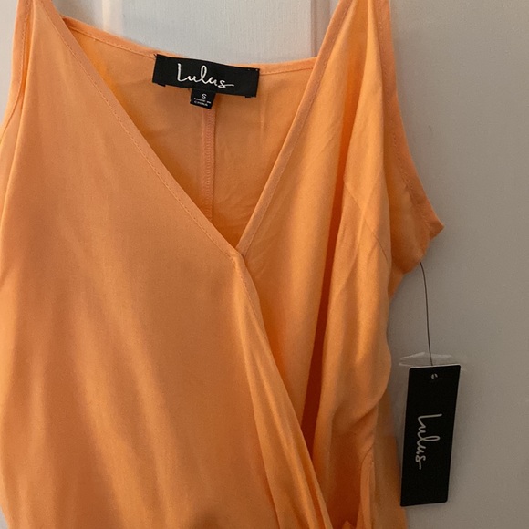 LuLu’s NWT Orange Cream Surplice Wrap Tank Top Size Small S - Picture 2 of 4